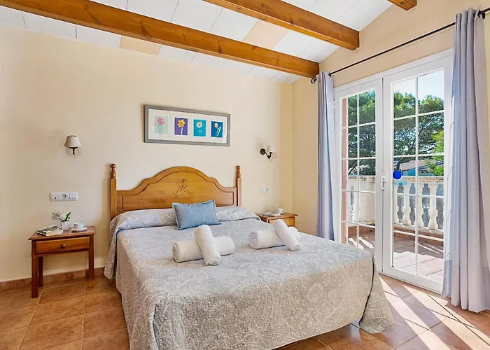 Llevant By Escape Vila